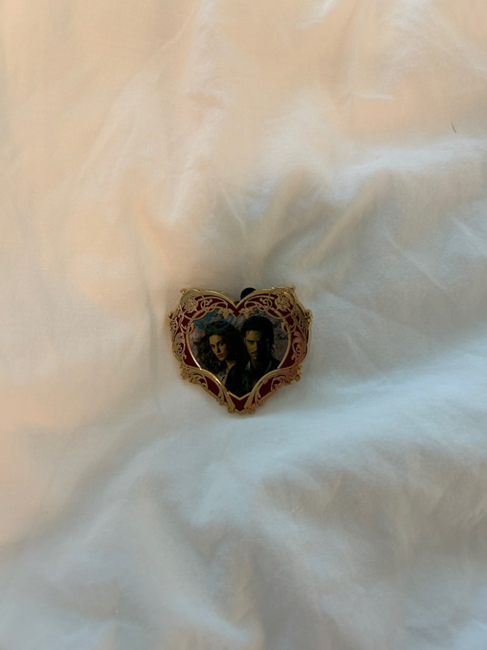 Will & Elizabeth Disney Pirates of the Caribbean pin